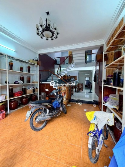 Bán nhà 3 tầng đường Hoà Minh 14 - (Sát Kinh Dương Vương, gần biển)